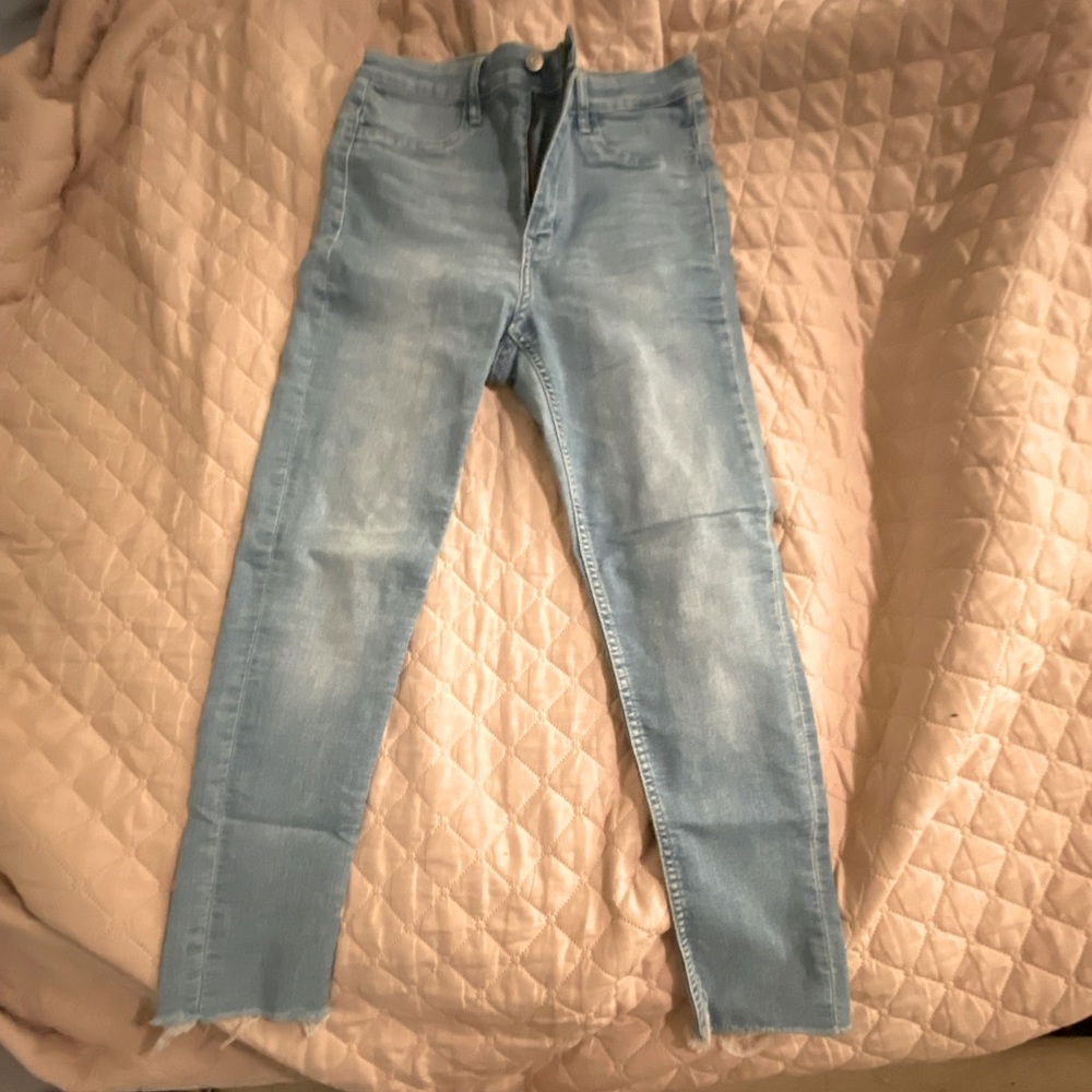 Light washed DIVIDED Jeans